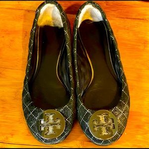 TORY BURCH metallic charcoal w/ Silver hardware Excellent shape worn TWICE 8.5